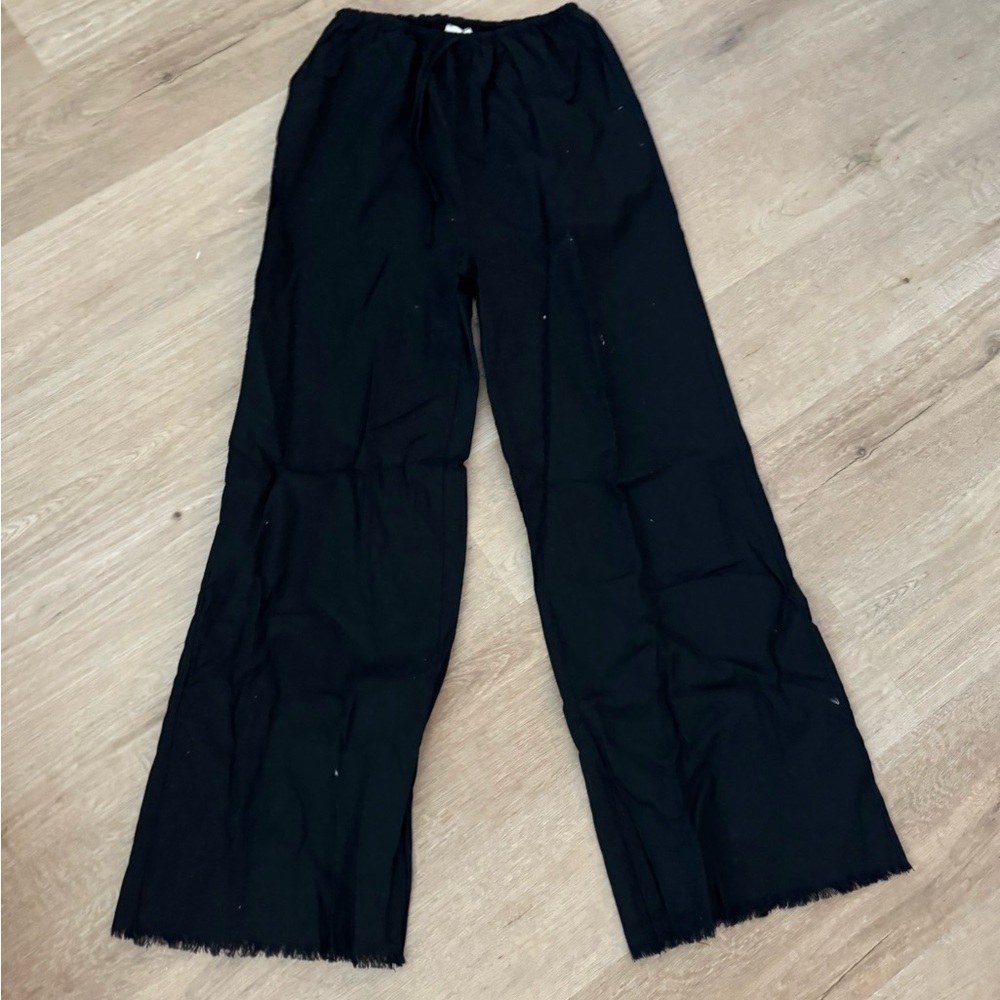 Dissh linen pants with frayed hem. Size 6. NWT